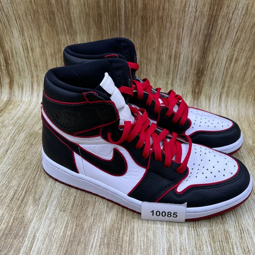 Nike Air Jordan 1 Retro High OG Bloodline Men's 9.5 Black White Red 555088-062